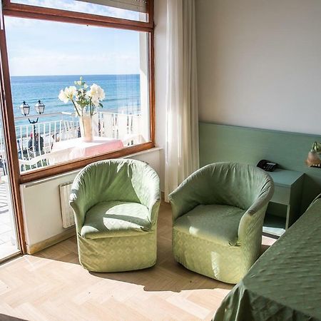 Hotel West End 알라시오 외부 사진