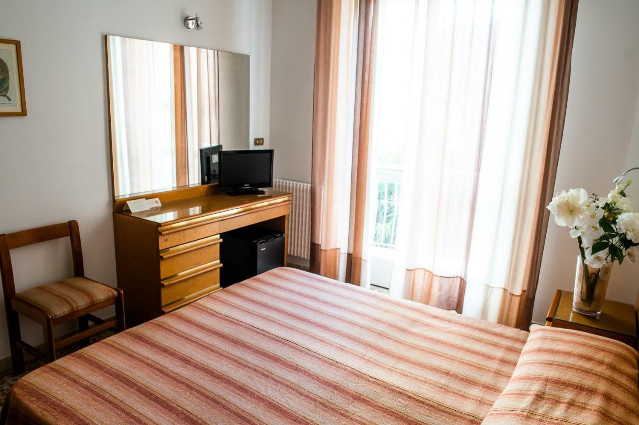 Hotel West End 알라시오 외부 사진